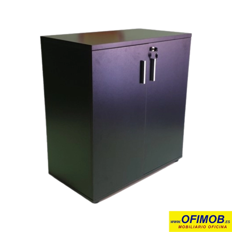 Mueble azabache con puertas y cerradura